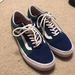 Yacht club vans